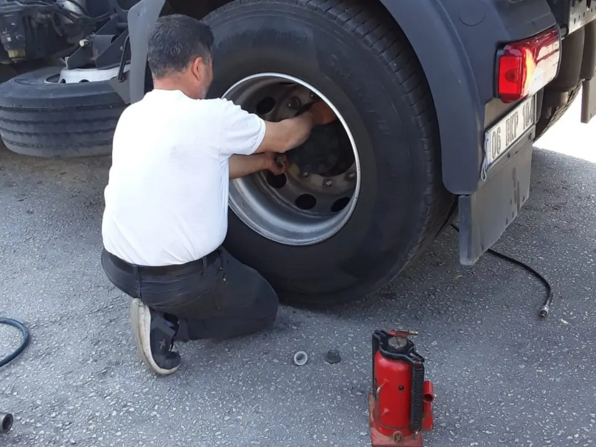 Pamukkale Oto Lastikçi